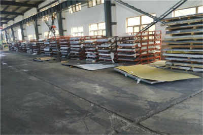 黔西南100×100×4不銹鋼方管價格及其在凈水設備中的應用